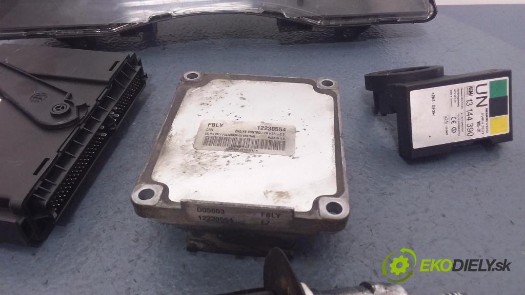 Opel Meriva 2005 riadiaca jednotka Motor: 12230554