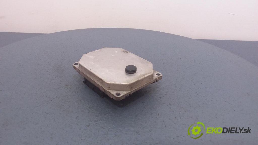 Fiat Punto 2008 riadiaca jednotka Motor: 51843147