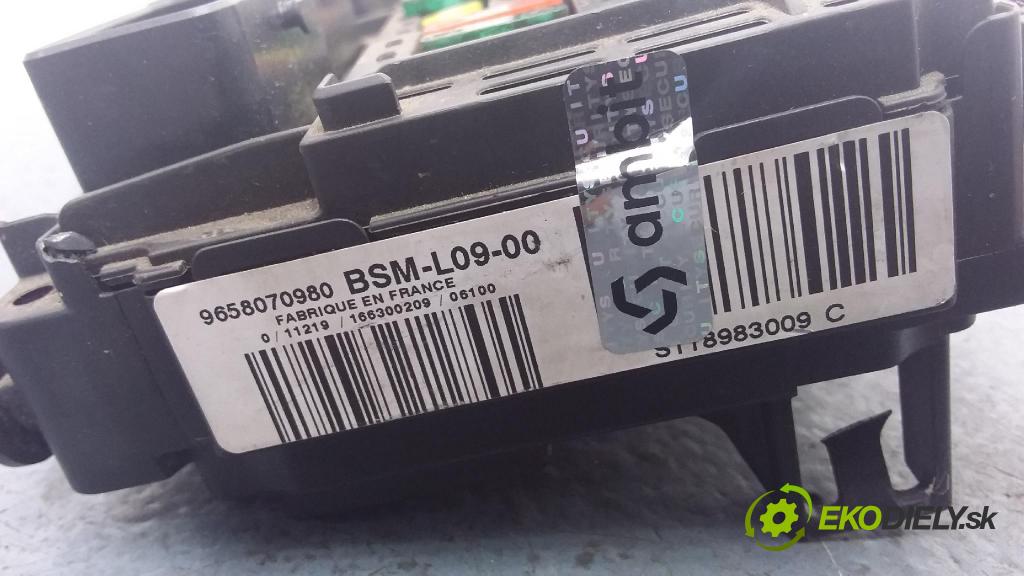 Peugeot 407 2006 skrinka Poistky: 9658070980