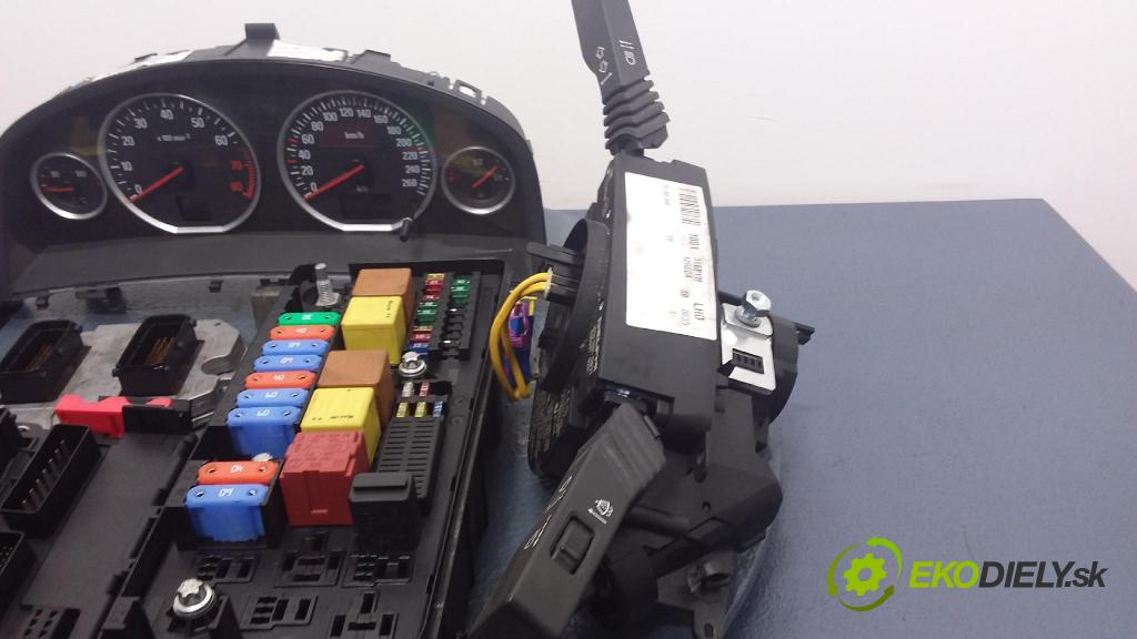 Opel Vectra 2004 riadiaca jednotka Motor: 55354416
