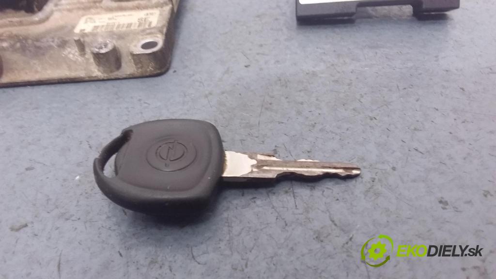 Opel Astra 2003 riadiaca jednotka Motor: 55350553