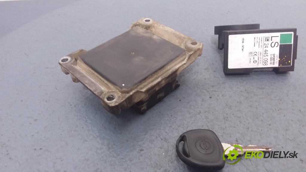 Opel Astra 2003 riadiaca jednotka Motor: 55350553