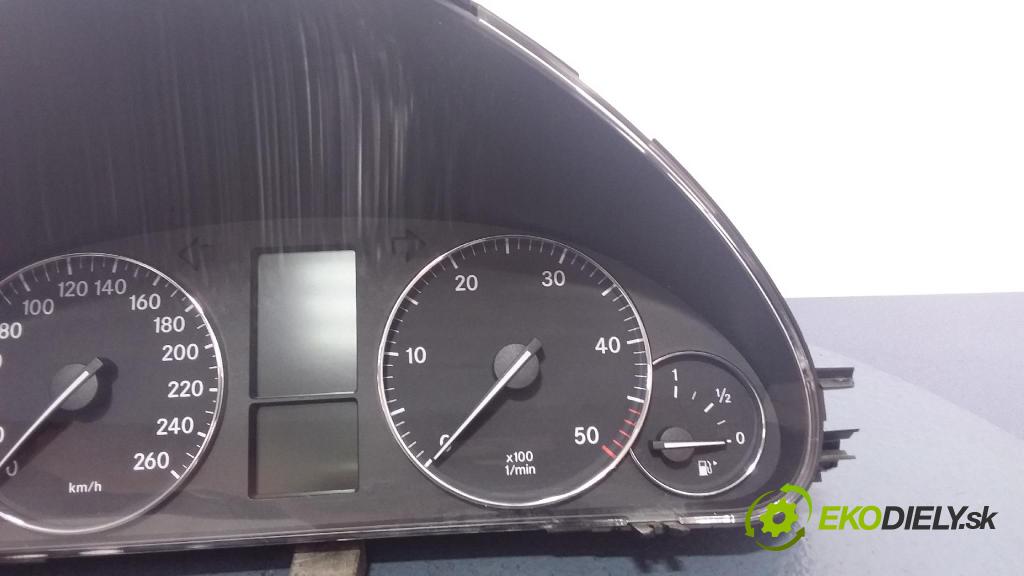 Mercedes-benz C 220 cdi 2006 prístrojovka/ budíky A2035405148