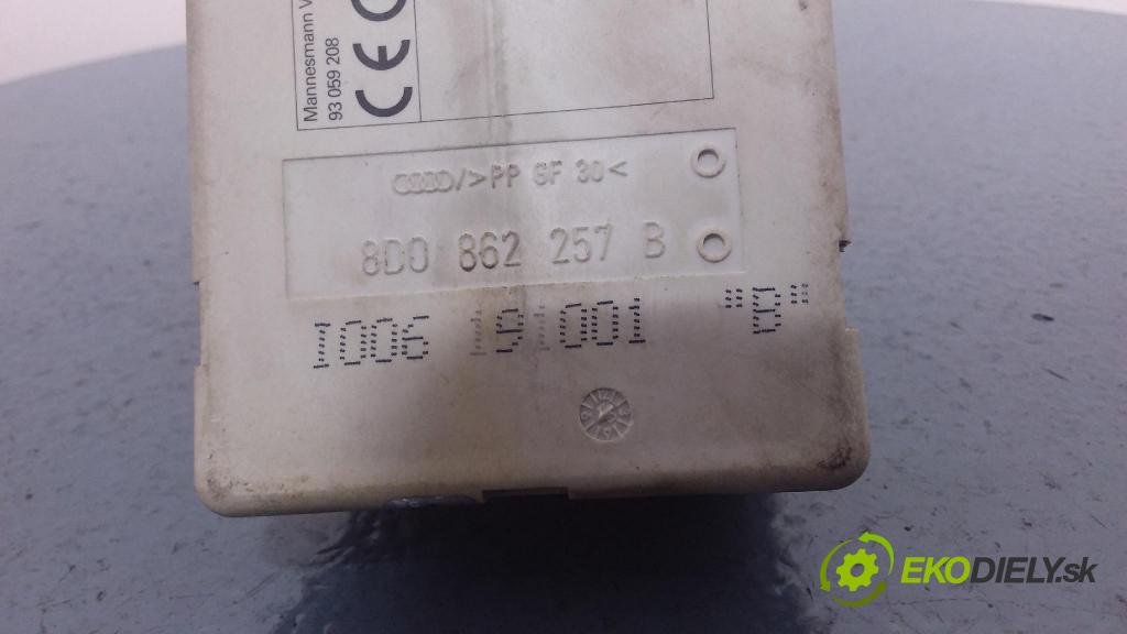 Audi A3 2001 pompa Centrálny: Zámok: 8L0862257B