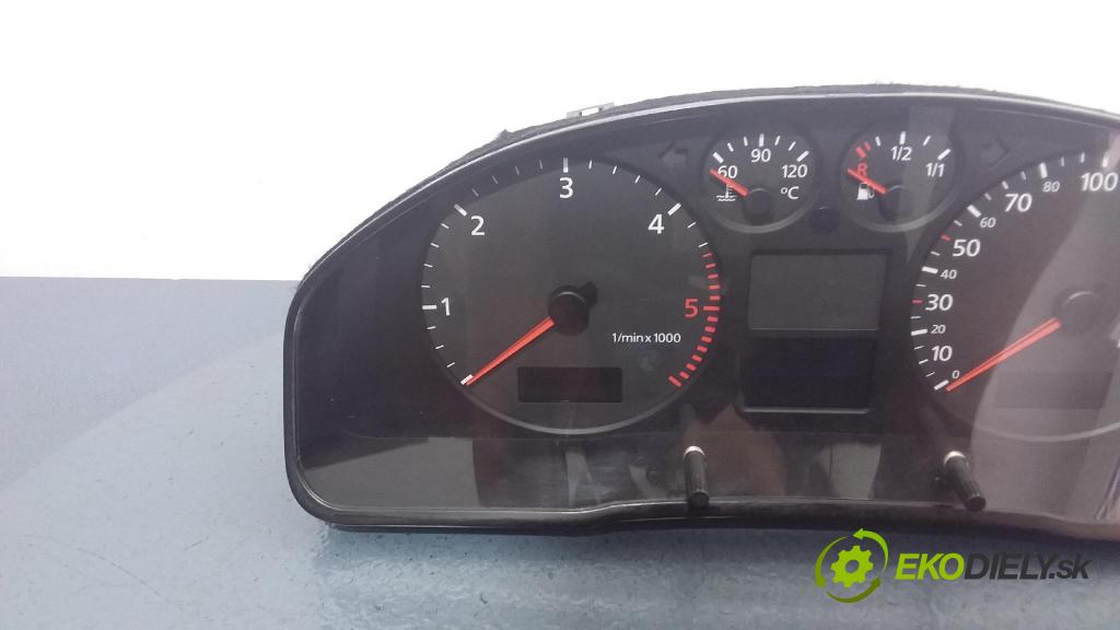Audi A4 2000 prístrojovka/ budíky 8D0920900R