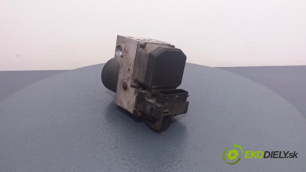Audi A4 2000 čerpadlo ABS x 4B0614111HL