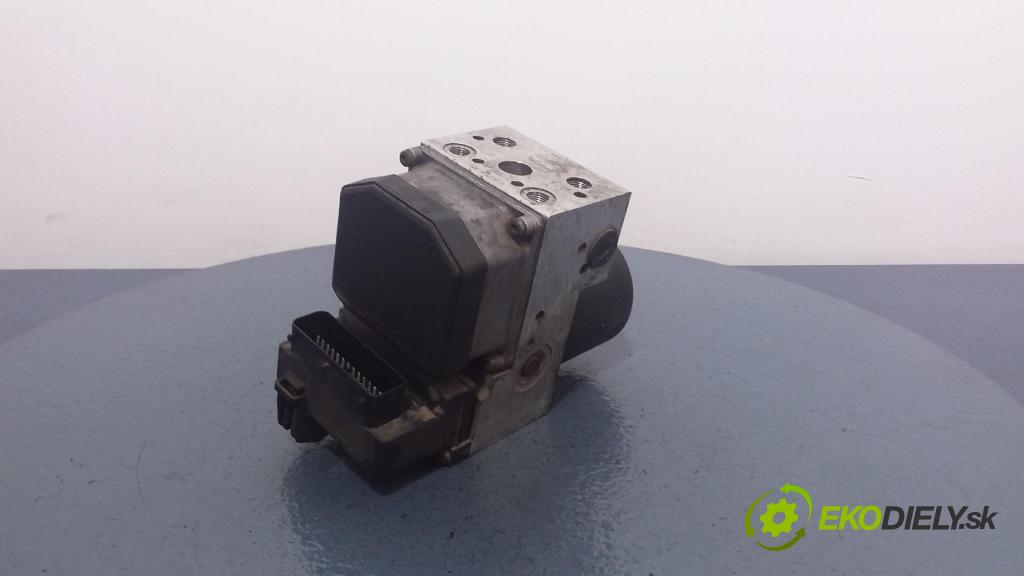 Audi A4 2000 čerpadlo ABS x 4B0614111HL