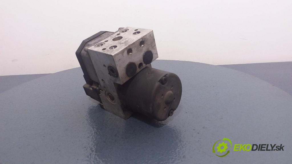 Audi A4 2000 čerpadlo ABS x 4B0614111HL