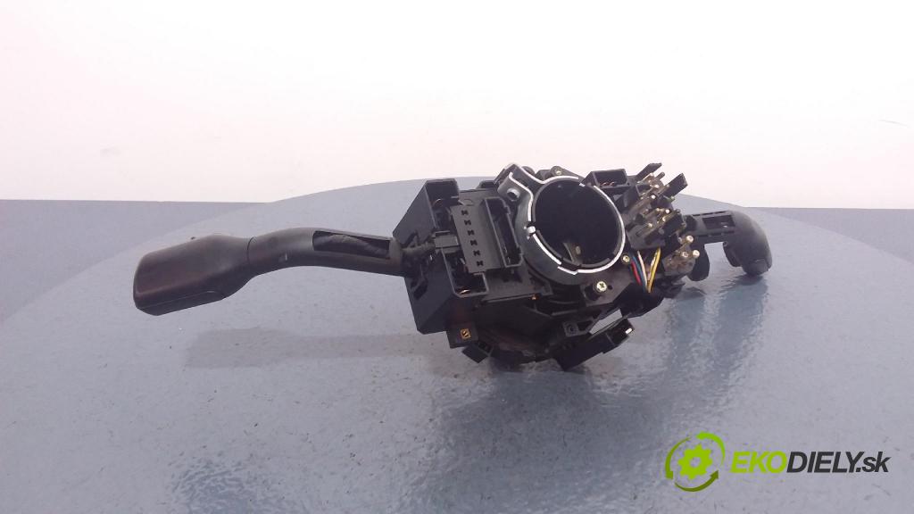 Audi A4 2000 prepínač Komplex: 4D0953513P