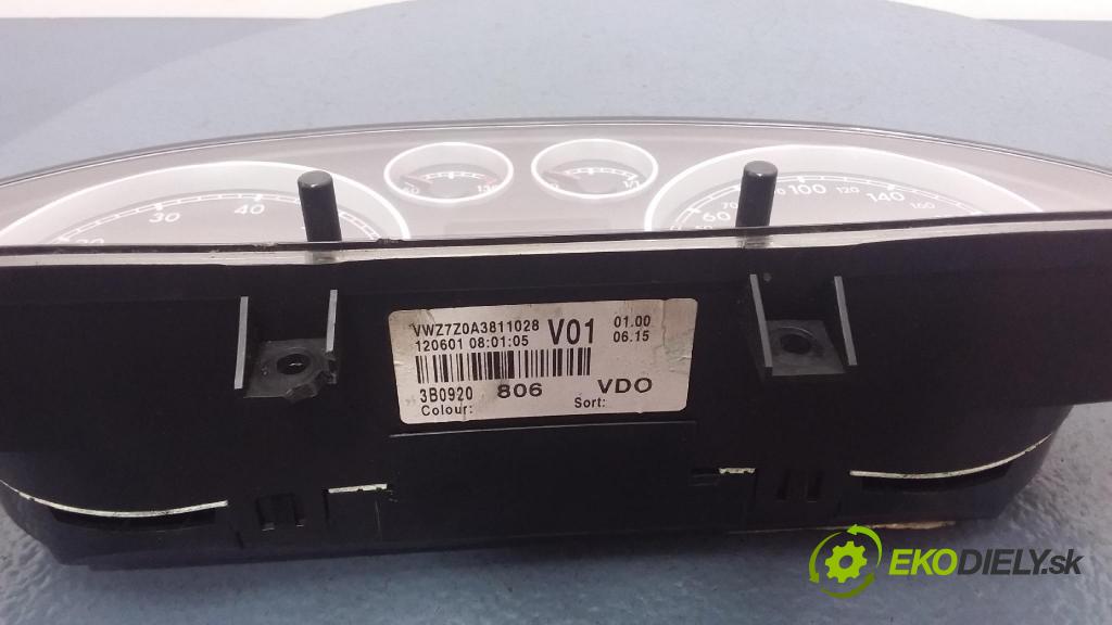 Volkswagen Passat 2001 Přístrojová deska 3B0920806