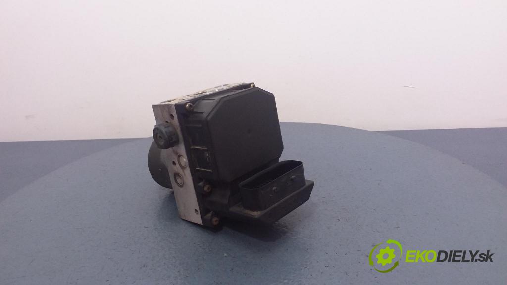 Volkswagen Passat 2001 čerpadlo ABS x 4B0614517G