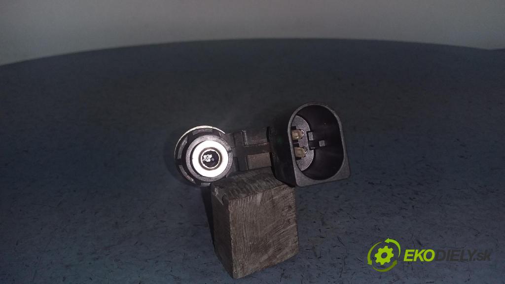 Volkswagen Golf 2002 vstrek 036906036
