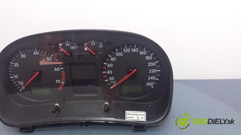 Volkswagen Golf 2002 Přístrojová deska 1J0920826G