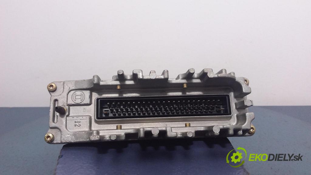 Volkswagen Passat 1996 riadiaca jednotka Motor: 028906021DT
