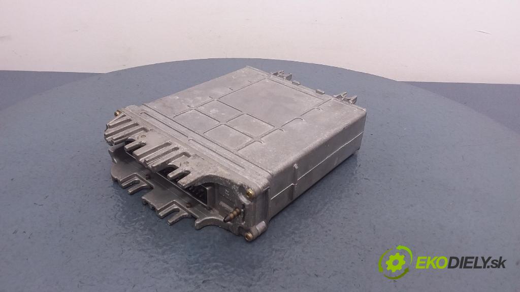 Volkswagen Passat 1996 riadiaca jednotka Motor: 028906021DT