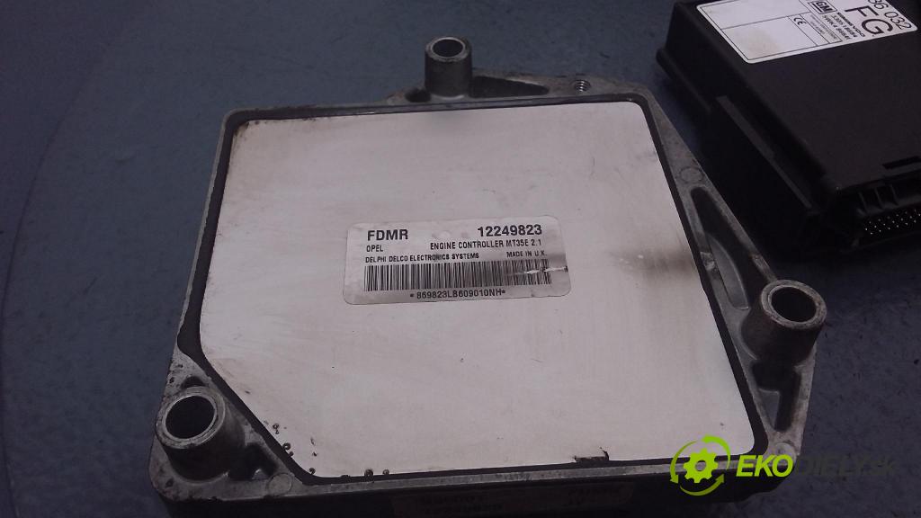 Opel Meriva 2006 riadiaca jednotka Motor: 12249823