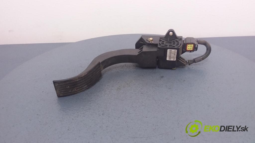 Hyundai Santa fe 2005 pedal Plyn: 32727-26020
