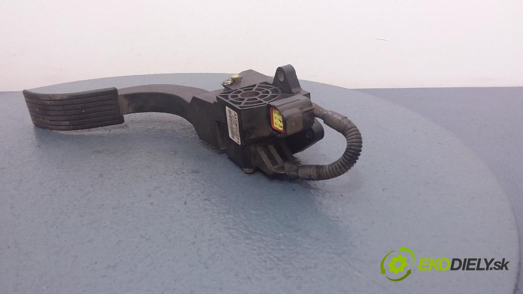 Hyundai Santa fe 2005 pedal Plyn: 32727-26020