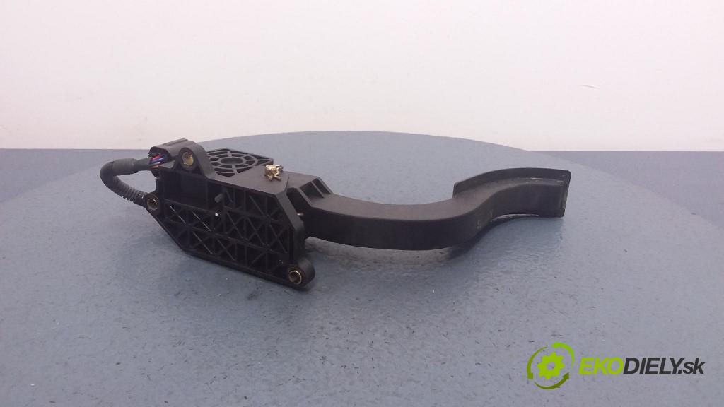 Hyundai Santa fe 2005 pedal Plyn: 32727-26020