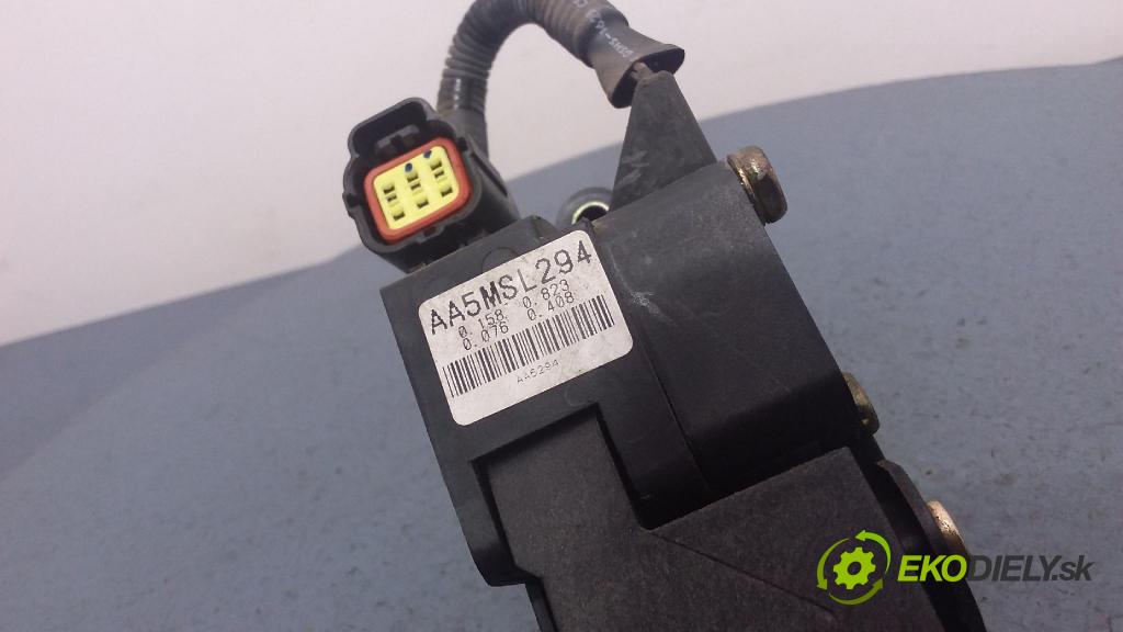 Hyundai Santa fe 2005 pedal Plyn: 32727-26020