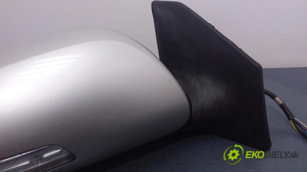 Toyota Avensis 2009 zpětné zrcátko prave 020058 016057