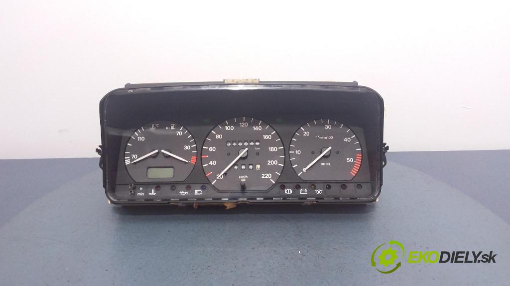 Volkswagen Passat 1994 Přístrojová deska 3A0919033C