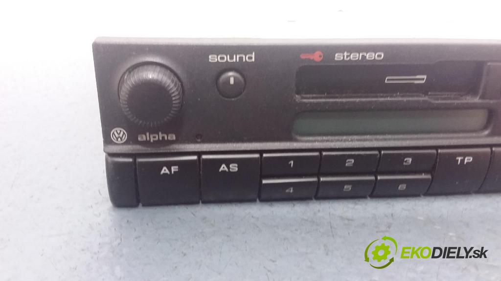 Volkswagen Passat 1994 Radio I Navigácia: 6X0035153
