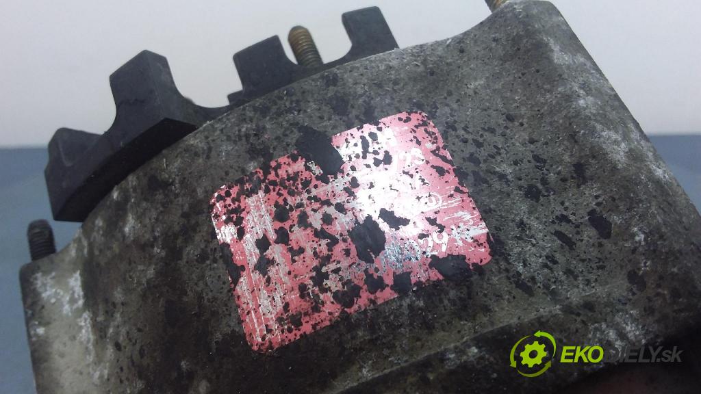 Volkswagen Passat 1991 Alternator 068903029K