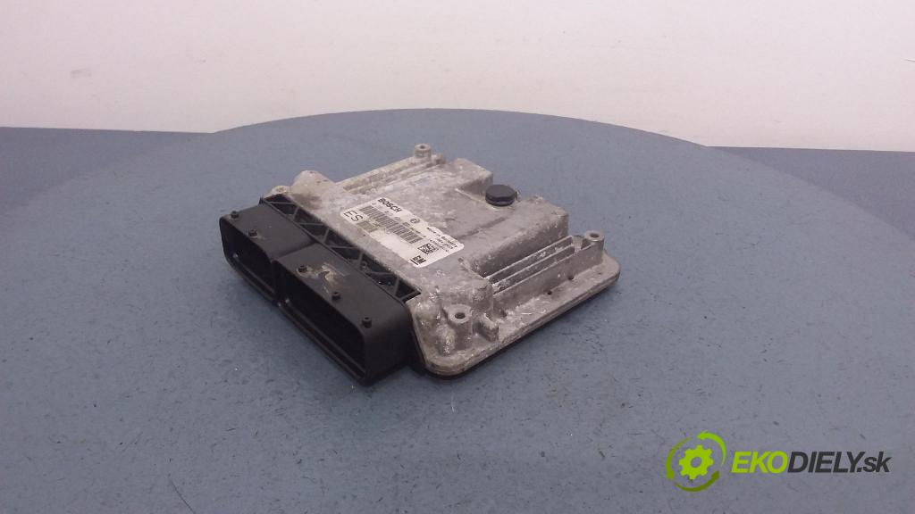 Opel Vectra 2006 riadiaca jednotka Motor: 55205632
