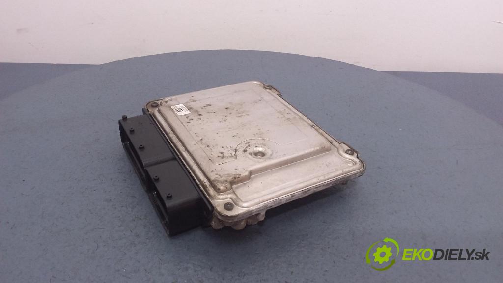Opel Vectra 2006 riadiaca jednotka Motor: 55205632