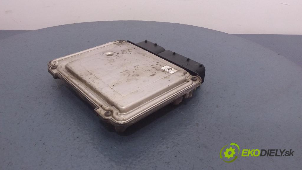 Opel Vectra 2006 riadiaca jednotka Motor: 55205632