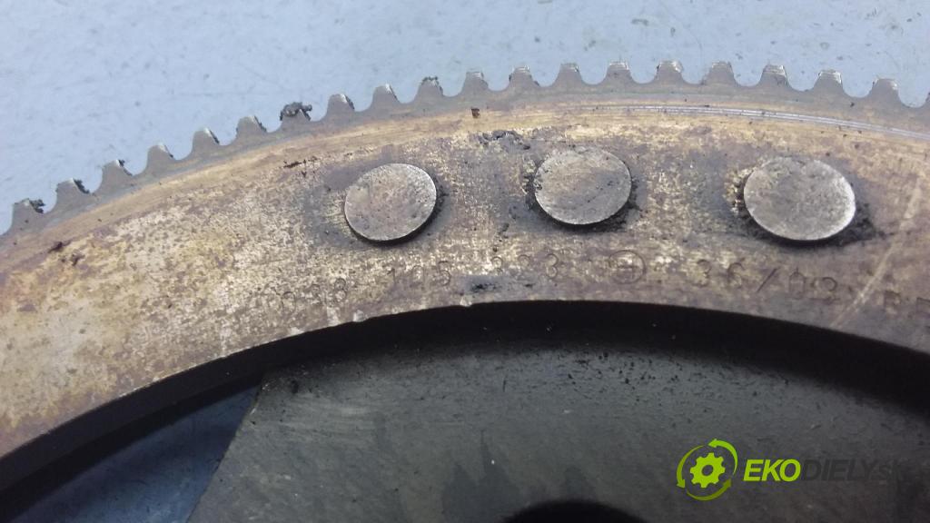 Volkswagen Passat 2004 koleso Hojdačka: 038105323H