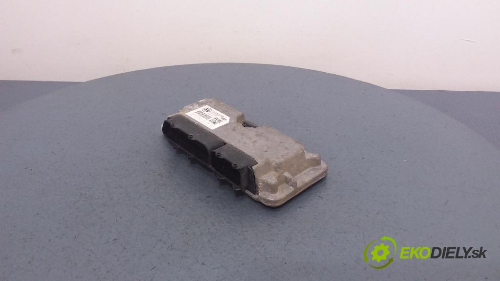 Skoda Fabia combi 2007 řídící jednotka Motor: 03C906024AB