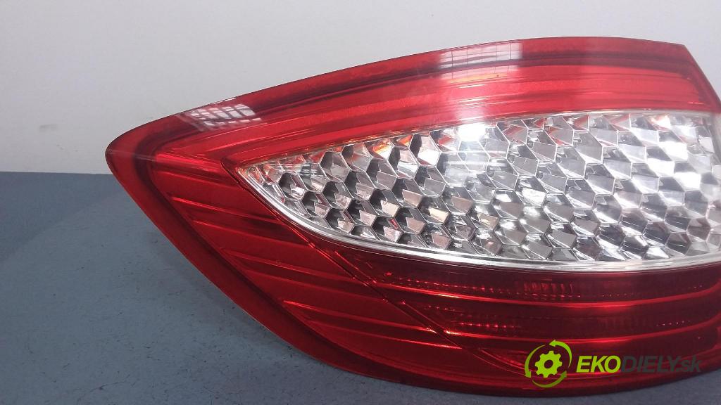 Ford Mondeo 2.0 tdci 2009 světlo Zad: levá Mimo: 7S71-13405-B