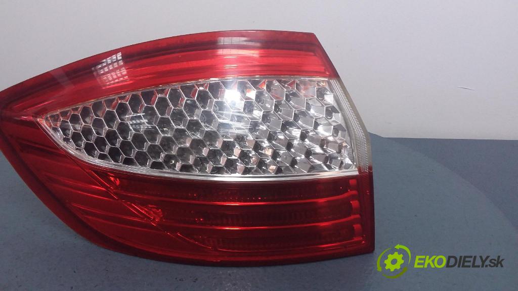 Ford Mondeo 2.0 tdci 2009 světlo Zad: levá Mimo: 7S71-13405-B