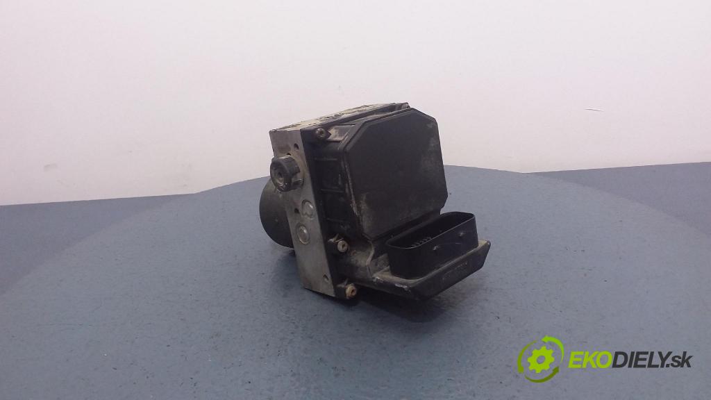Volkswagen Passat 2001 čerpadlo ABS x 4B0614517G