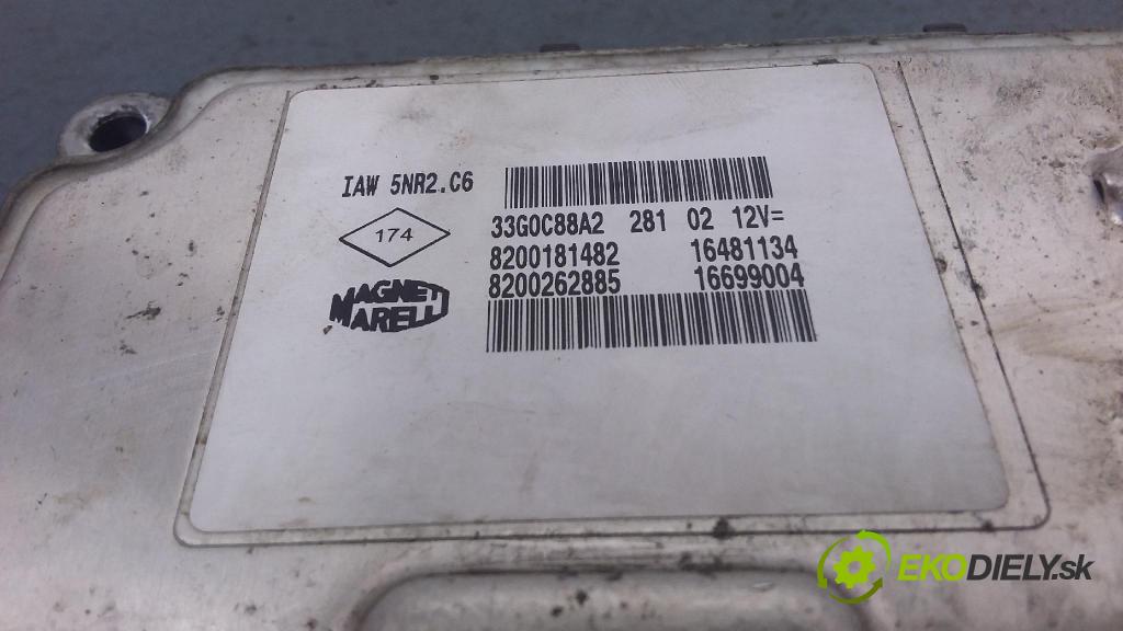 Renault Clio 2002 řídící jednotka Motor: 8200262885\\
