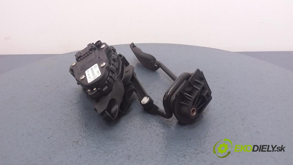 Renault Clio 2002 pedal Plyn: 8200089851