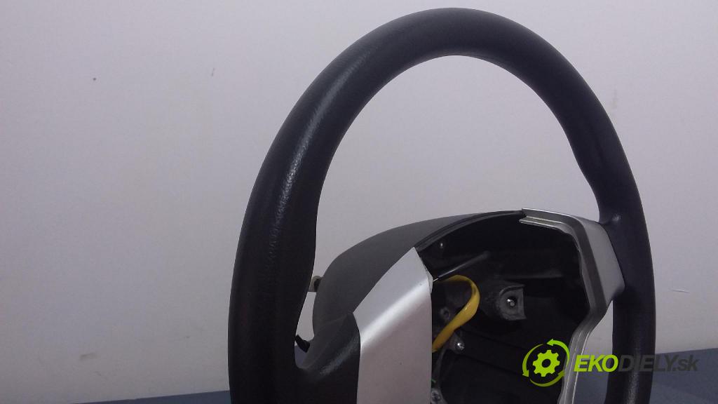 Brilliance Bs4 2010 volant 01