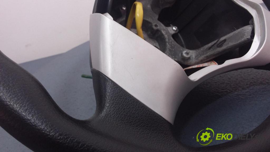 Brilliance Bs4 2010 volant 01