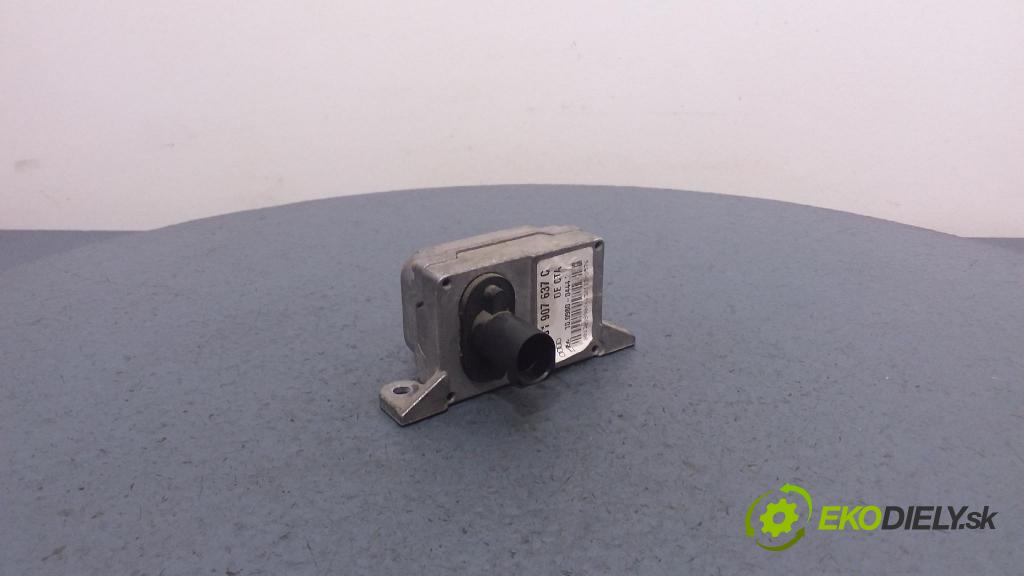 Volkswagen Bora 2001 snímač ESP. 1J1907637C