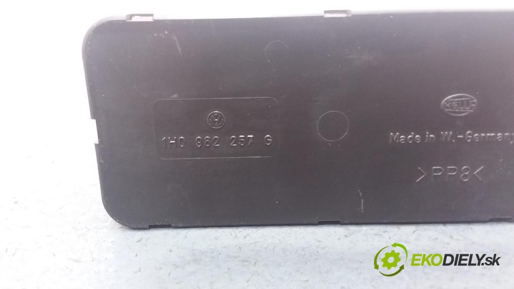 Volkswagen Passat variant 1995 čerpadlo Centrální Zámek 1H0962257G
