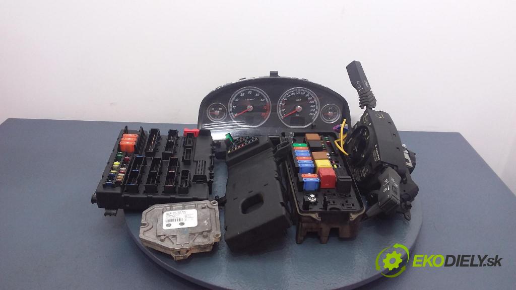 Opel Vectra 2004 riadiaca jednotka Motor: 55354416