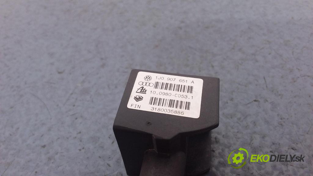 Audi A3 2000 snímač ESP. 1J0907651A
