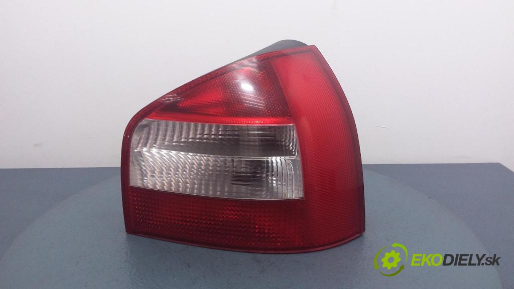 Audi A3 2000 svetlo / reflektor zad Prava: Vonkajsia: 8L0945096B