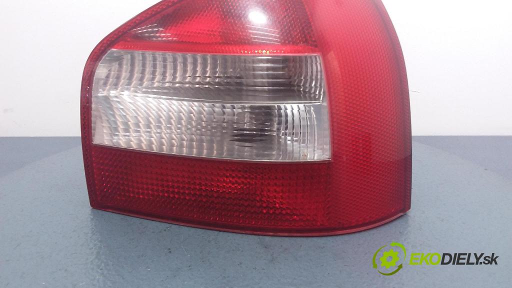 Audi A3 2000 svetlo / reflektor zad Prava: Vonkajsia: 8L0945096B