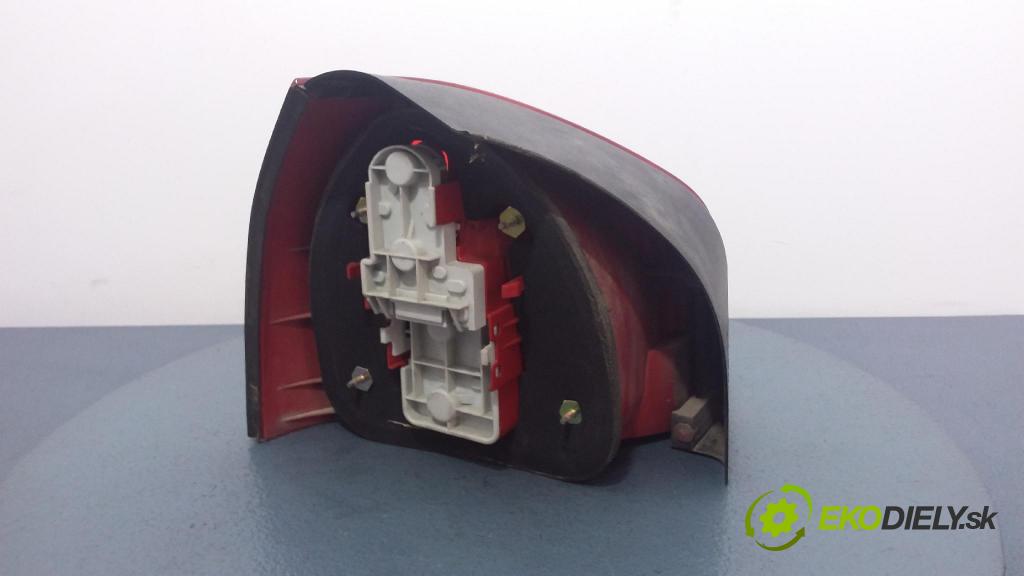 Audi A3 2000 svetlo / reflektor zad Prava: Vonkajsia: 8L0945096B