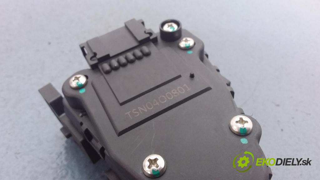 Renault Clio 2002 pedal Plyn: TSN04O0801