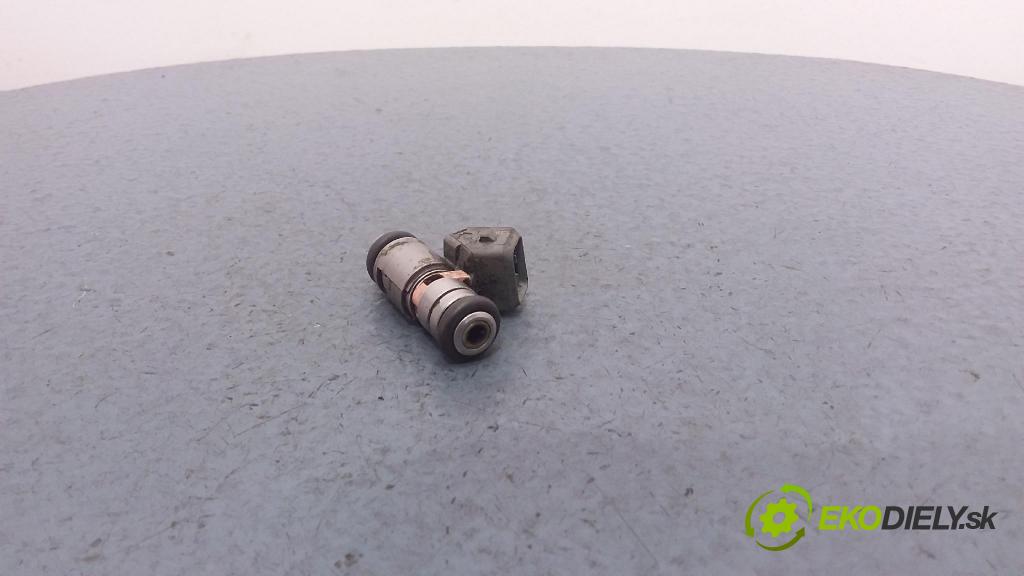 Renault Clio 2002 vstrek IWP099