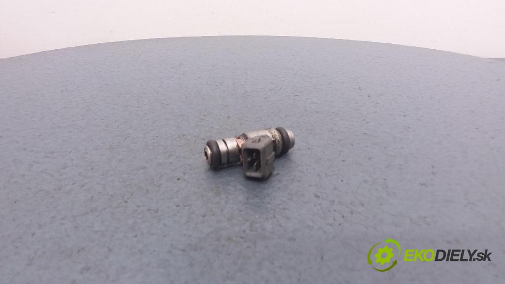 Renault Clio 2002 vstrek IWP099